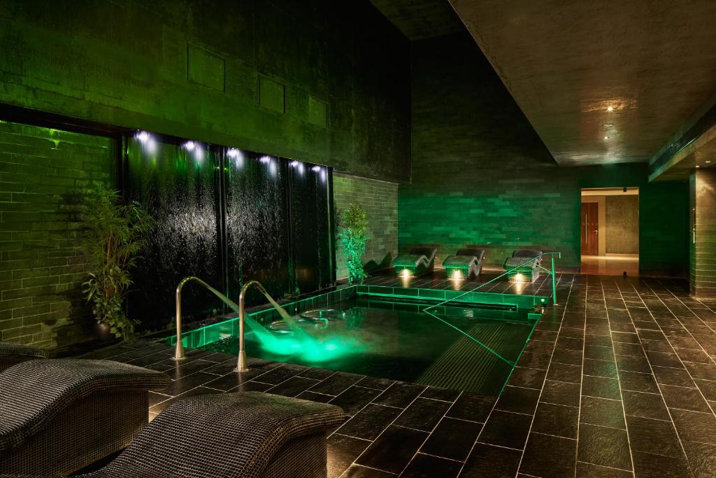 g Hotel & Spa Galway Book